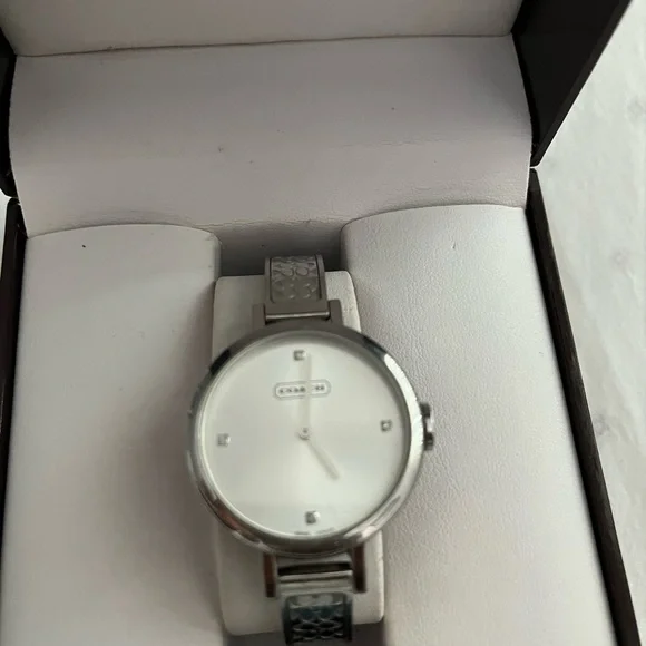 COACH Ladies Silver Watch - EUC Coach-Grand-14504433-Silver-  main image 2